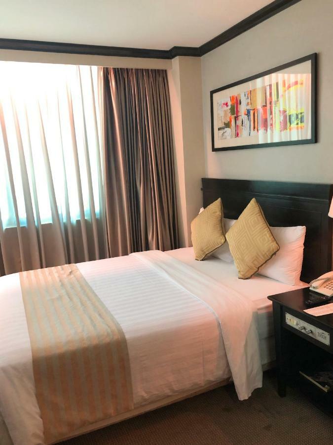 Tower Inn Makati Business Hotel Makati City Exterior photo